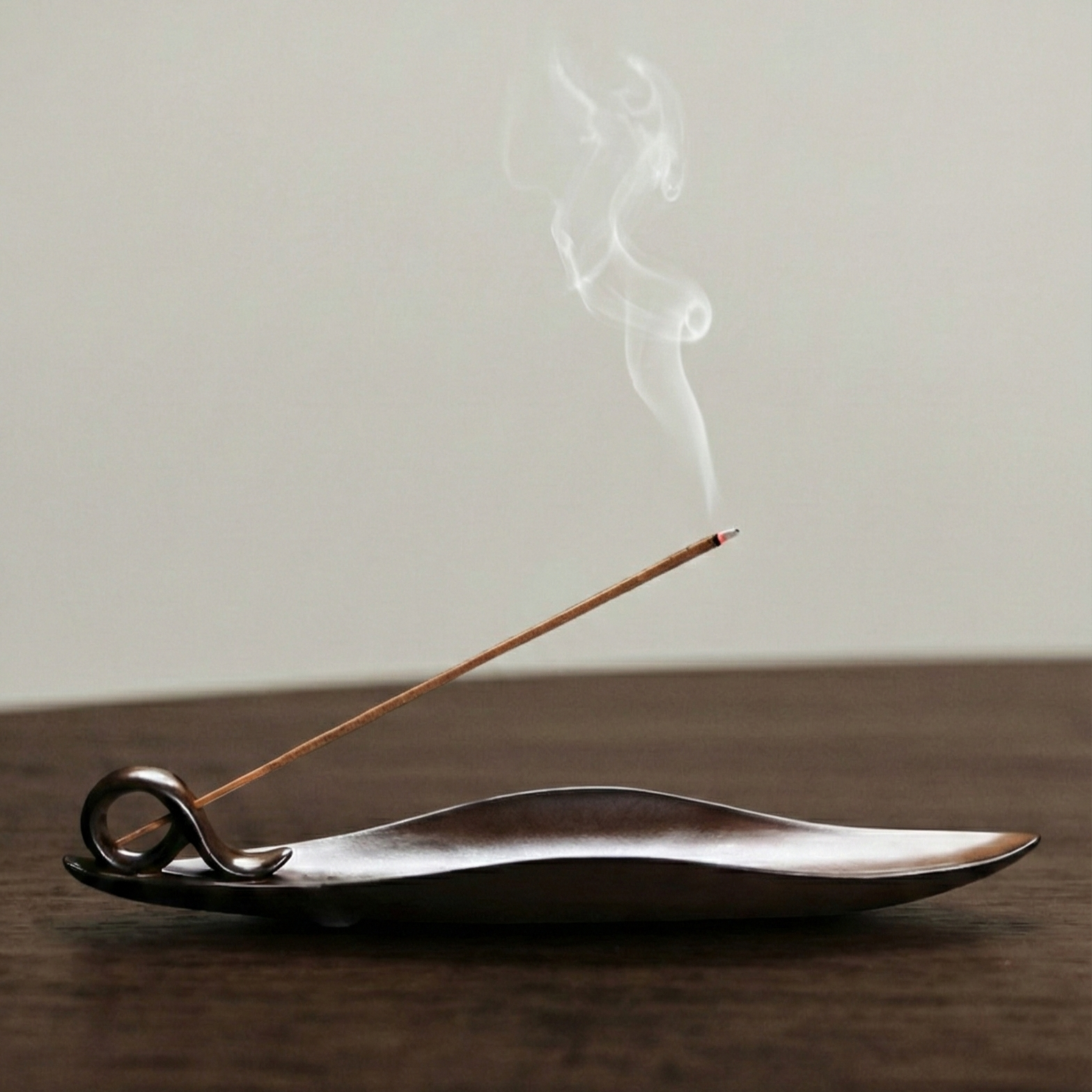 Flow Curve Ceramic Incense Holder
